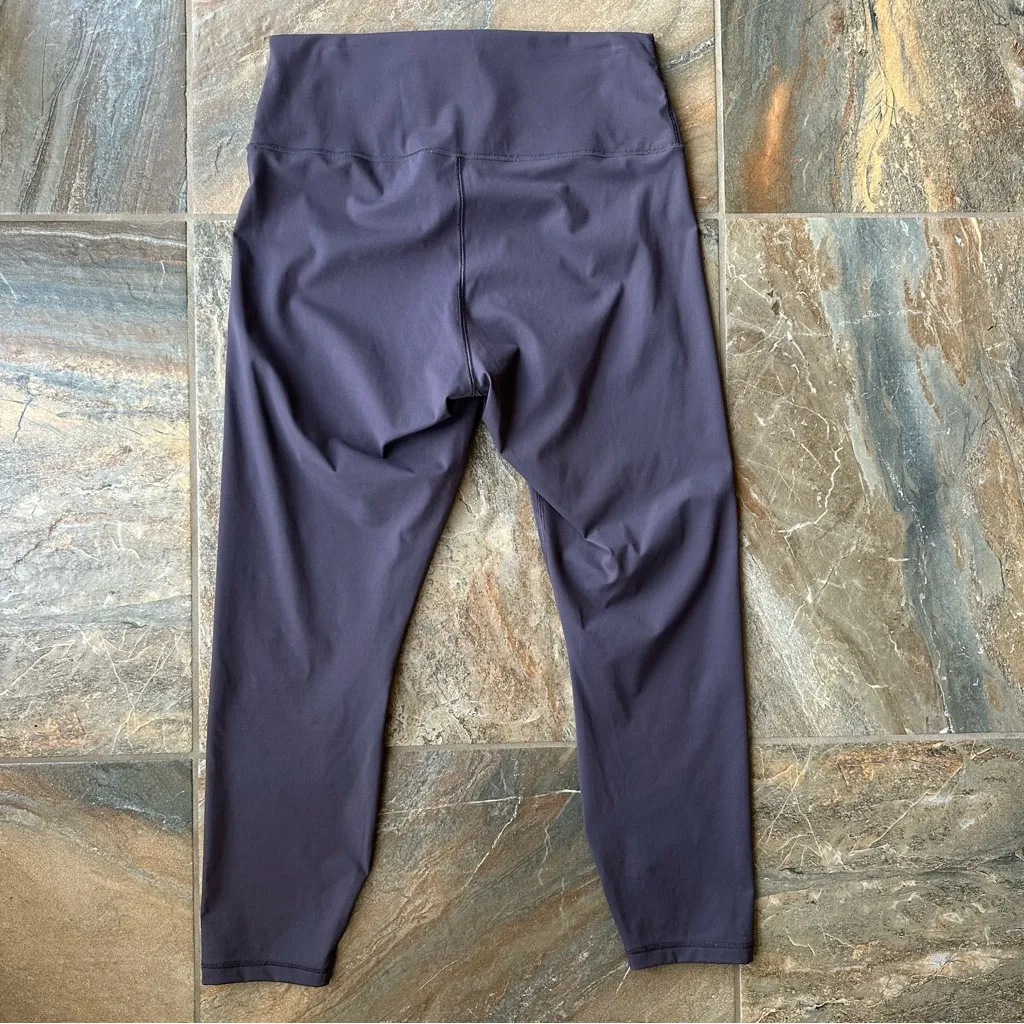 Everlane Renew Perform Leggings Women's Size XL Dark Purple Gray - Image 3