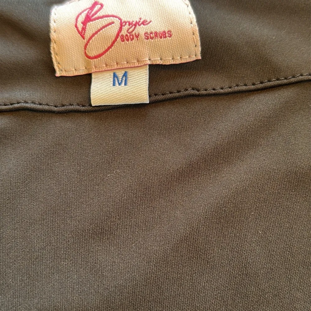 Scrub top size m • body scrub top Size M - Image 5