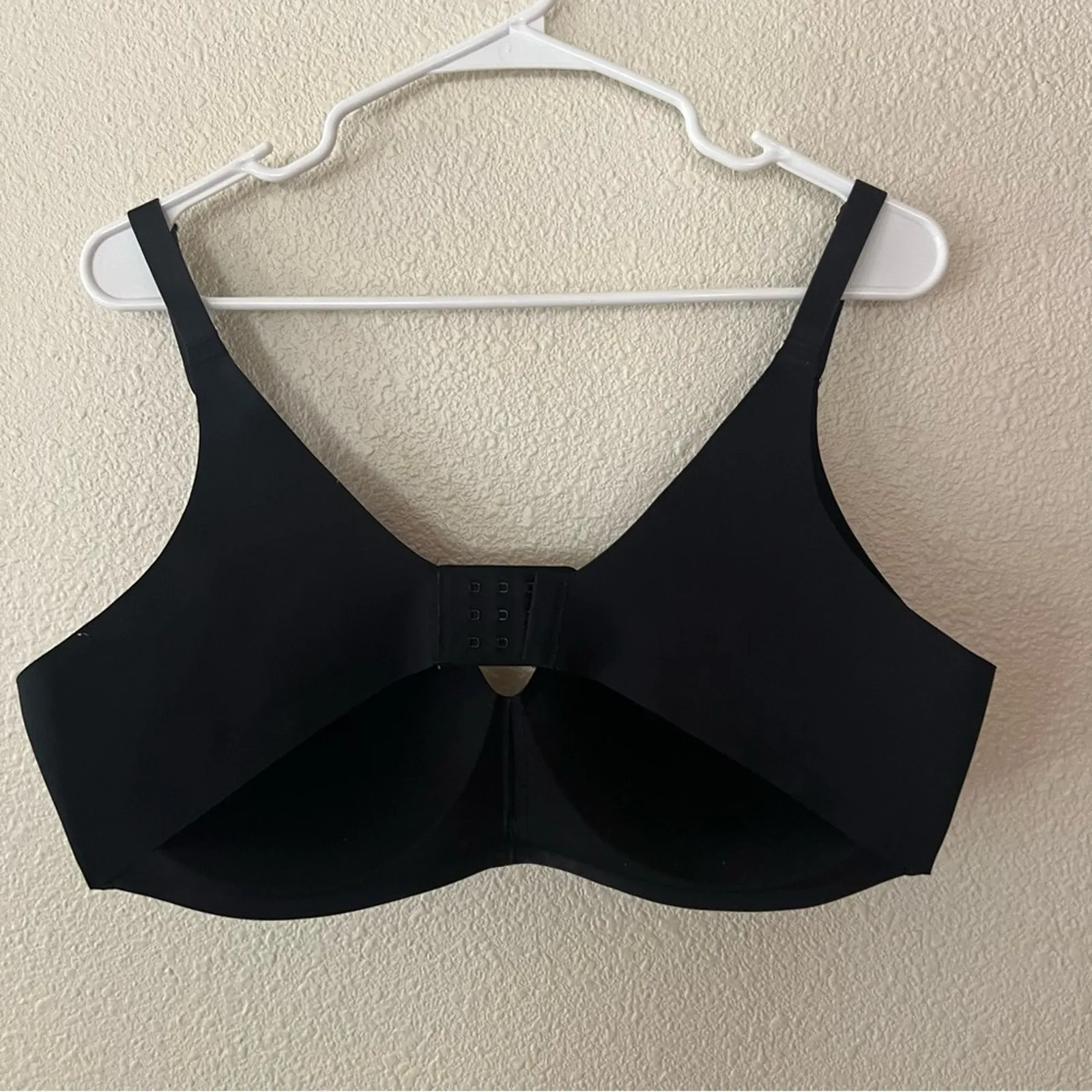 SOMA black vanishing 360 wireless soft bra 40C - Image 3