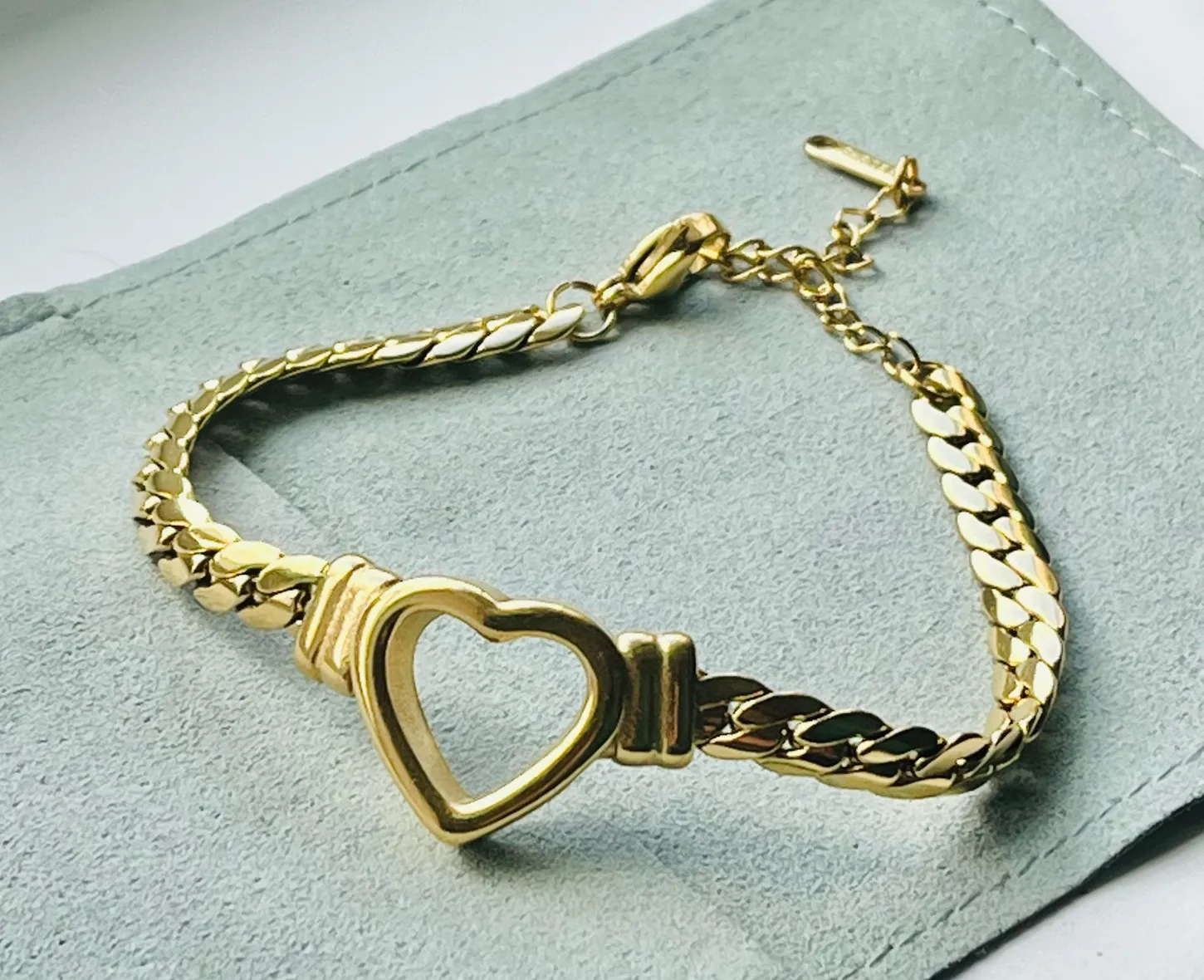 18K cuban heart bracelet no tarnish - Image 3