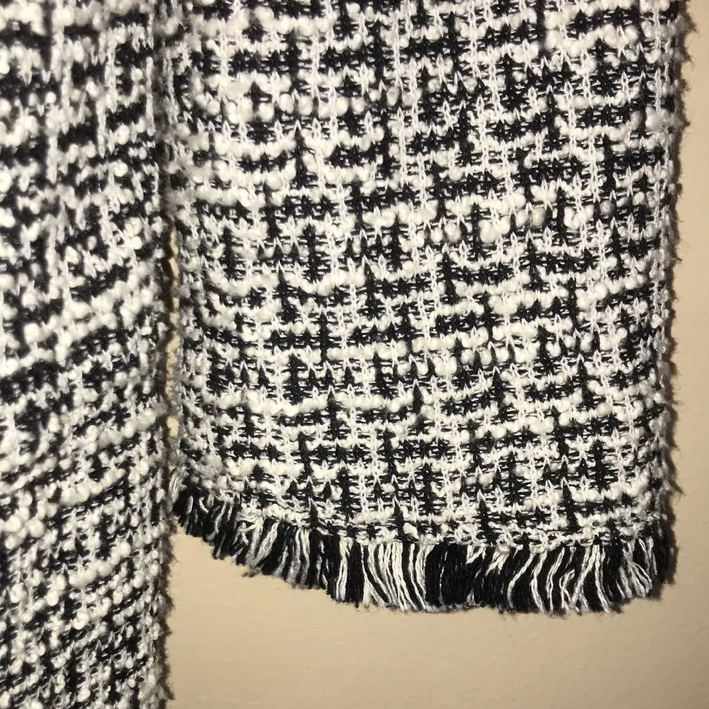 Laundry by Shelli Segal Women’s Tweed Knit Fringe White Black Open Cardigan - Image 5