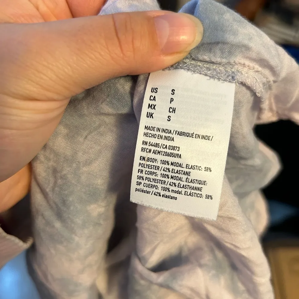 AMERICAN EAGLE TIE DYE OFF SHOULDER CROPPED BLOUSE - Image 3