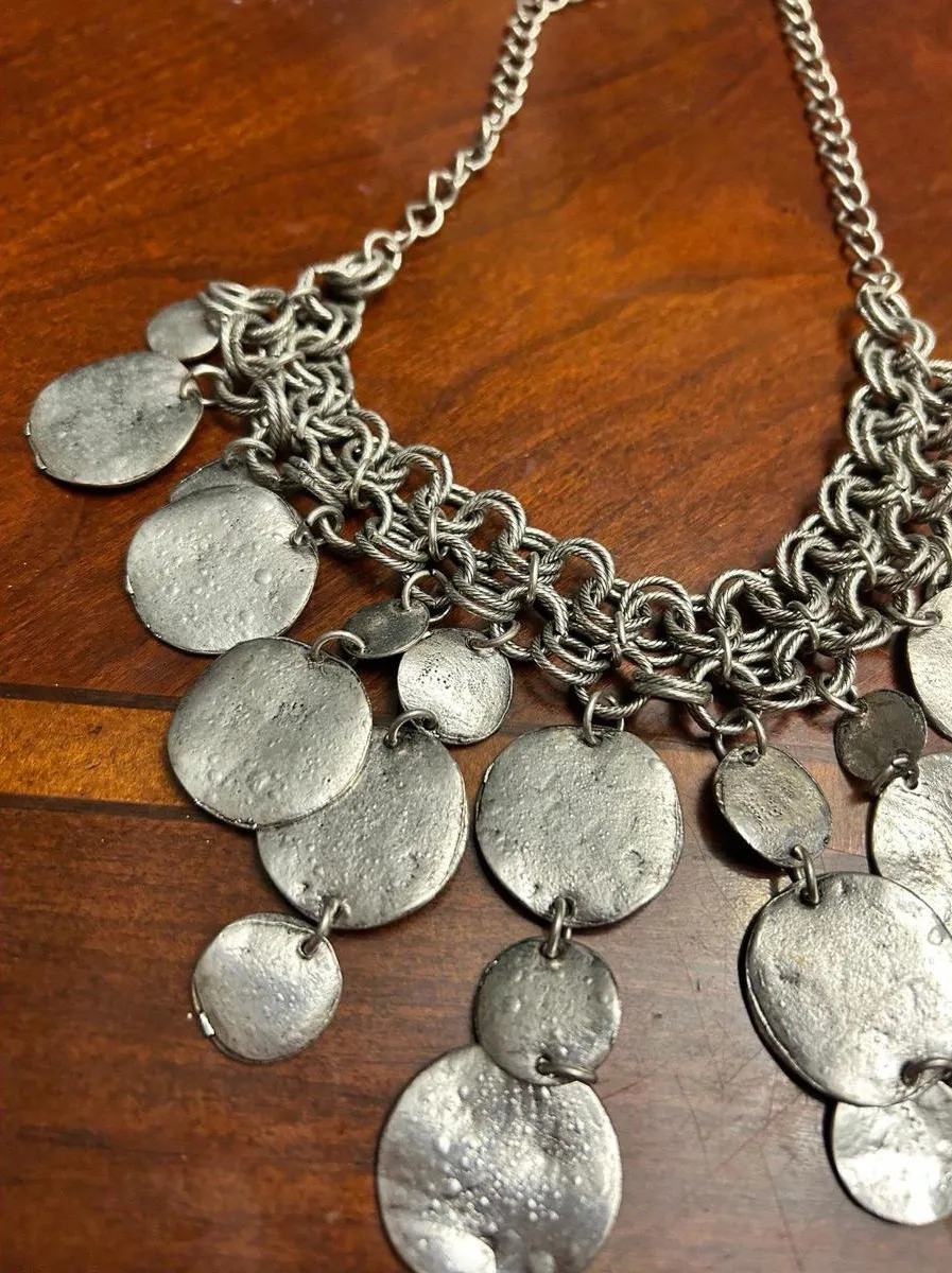 Very large chunky jewelry silver tone chickos fashion jewlery necklace - Image 2