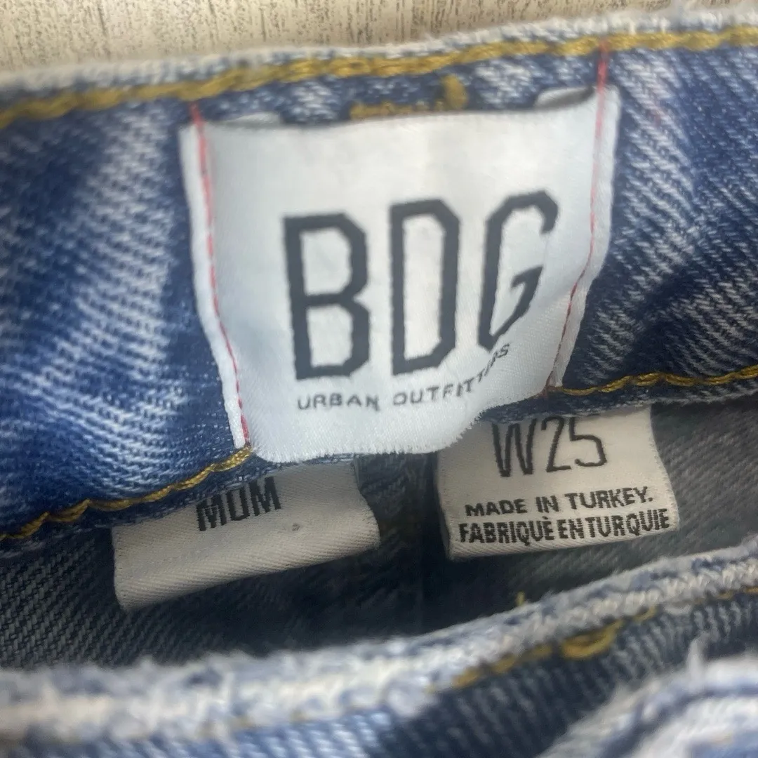 BDG Urban Outfitters Mom Jeans High Rise size 25 Distressed Medium Wash‎ Baggy - Image 2