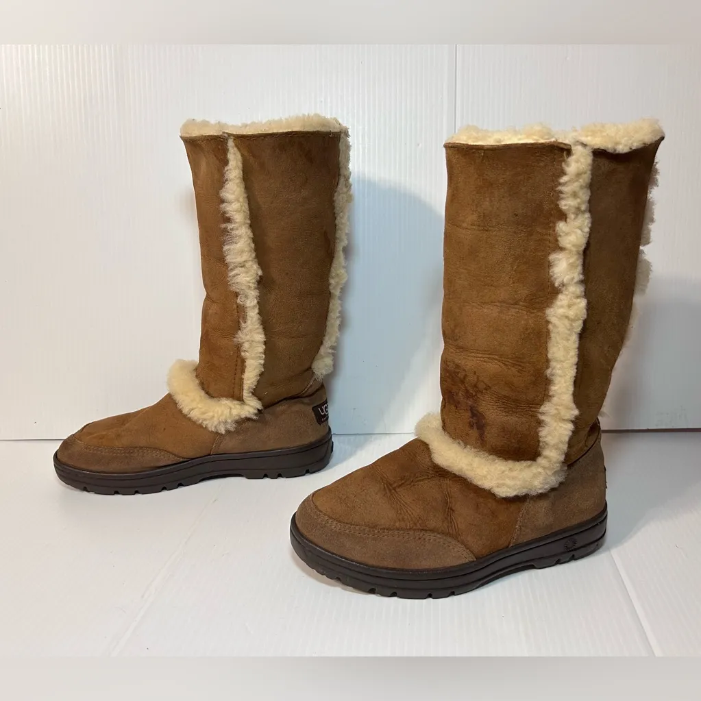 UGG S/N 5325 brown leather sheepskin-lined winter boots women size 6 - Image 2