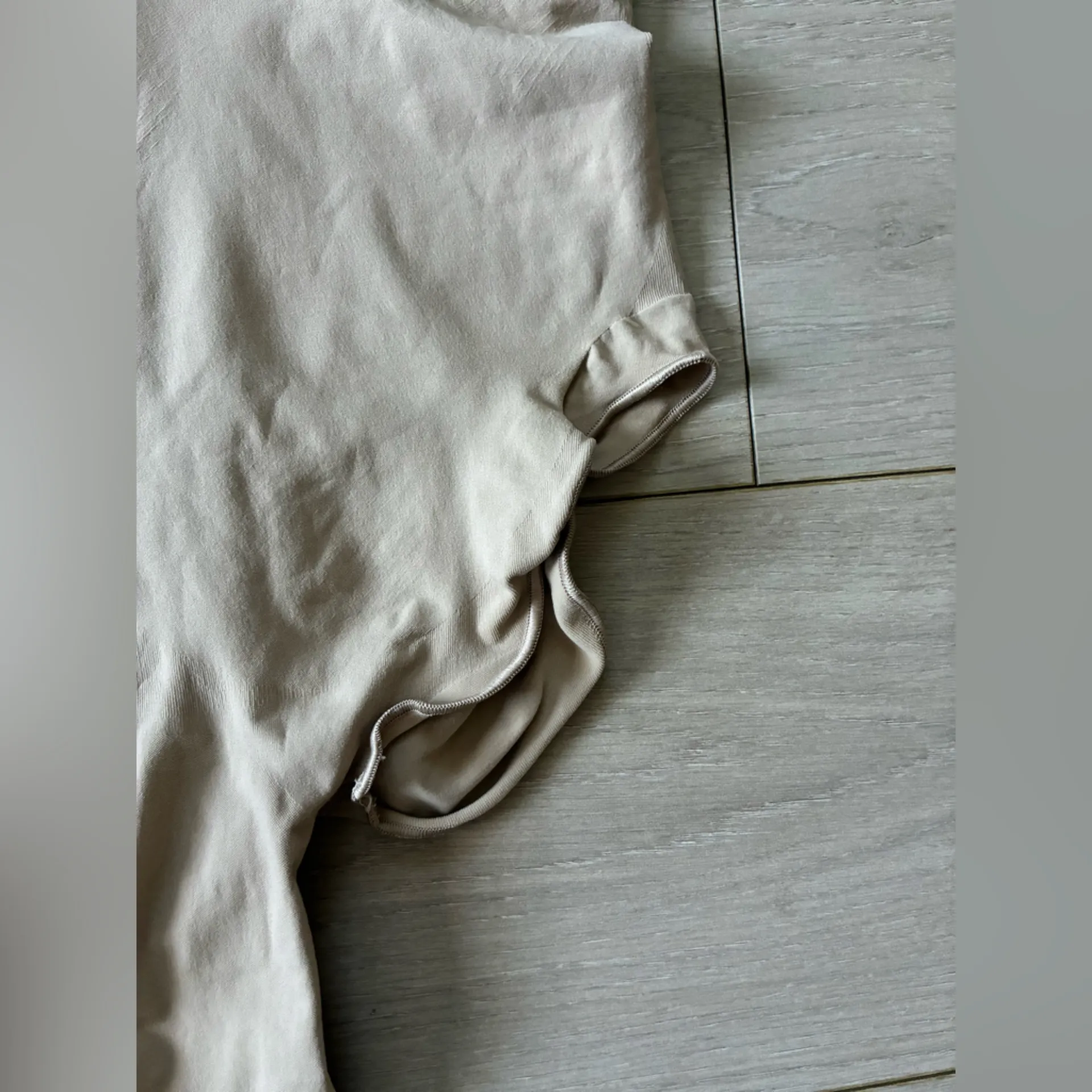 SKIMS Seamless Sculpt Solution Short Right Leg Exposed Shapewear Large - Image 5