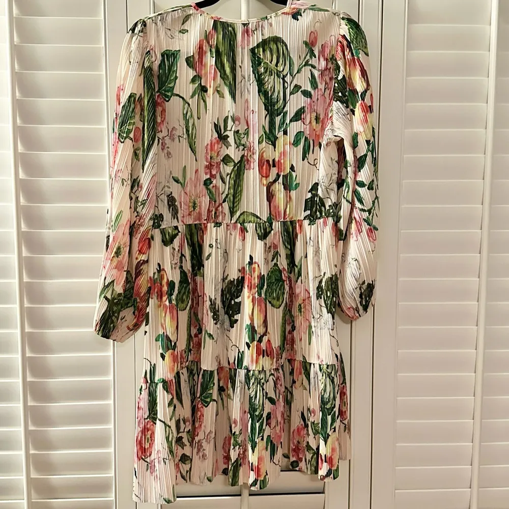 H&M Empire Waist Plisse Pleated Floral Dress L - Image 4
