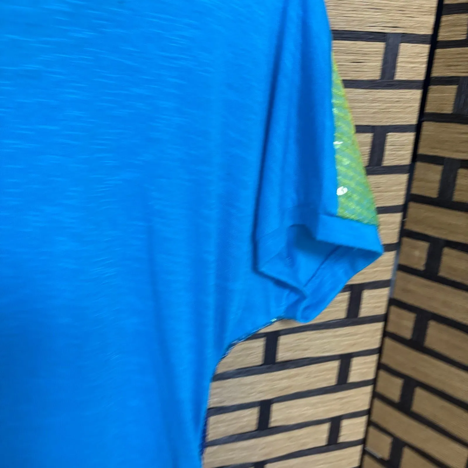 Bongo Blue Sequin‎ Front Floral Top Size Small - Image 7