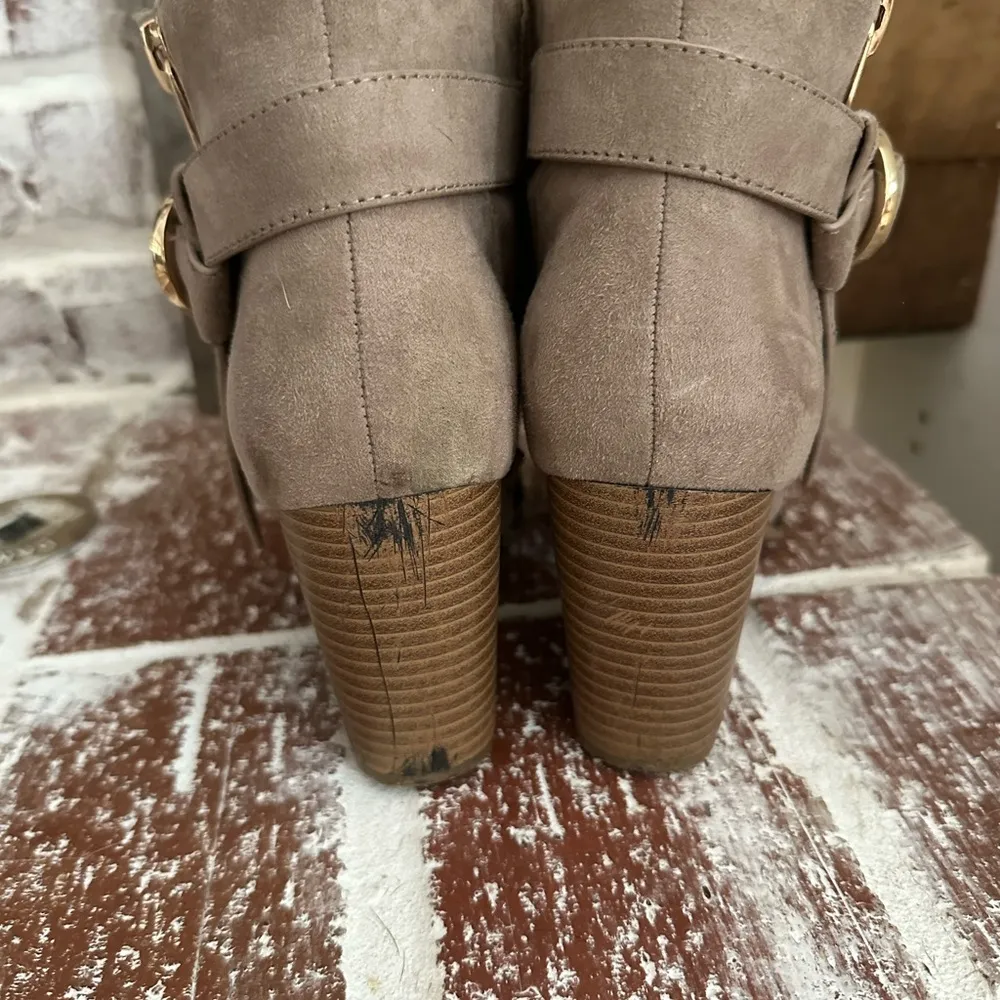 EUC- Apt 9 Tan Heeled Ankle Boots - Image 4