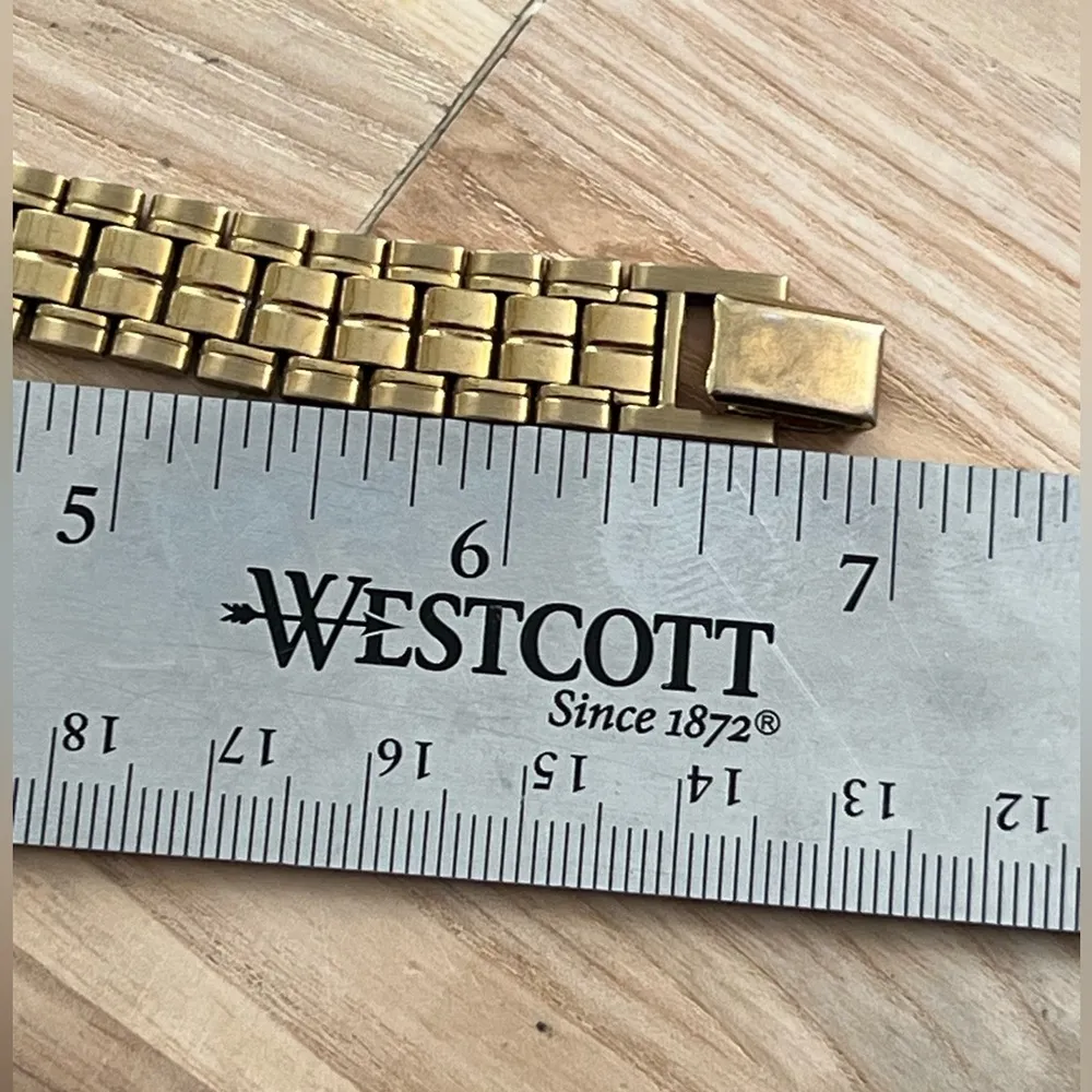 Seiko Ladies Watch Vintage Round Zigzag Striped Dial Gold Tone Bracelet - Image 16