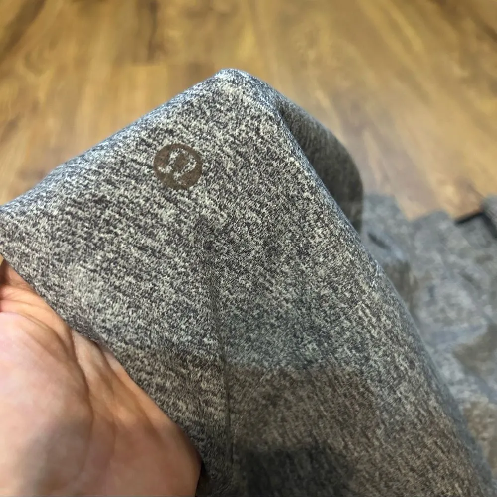 Lululemon reversible black gray athletic training active shorts women’s 6 - Image 5