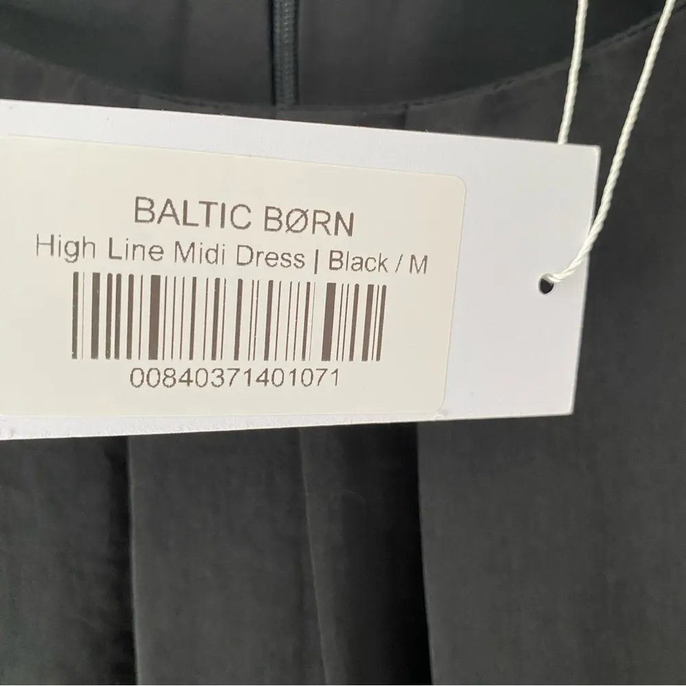 Baltic Born NWTs High Line Black Midi Dress size medium - Image 7