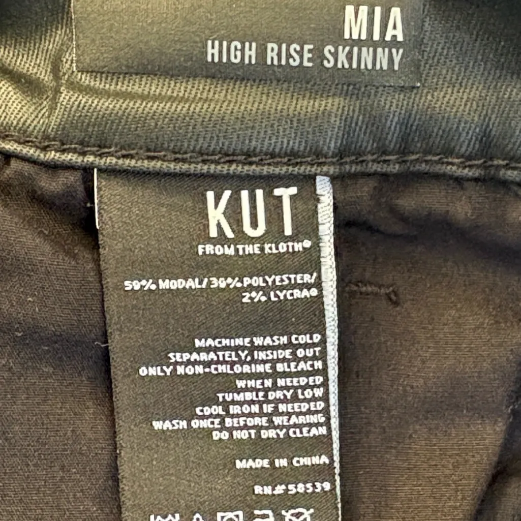 EUC Kut From The Kloth Coated Mia High Rise Skinny Button Fly Pants Black Sz. 16 - Image 4