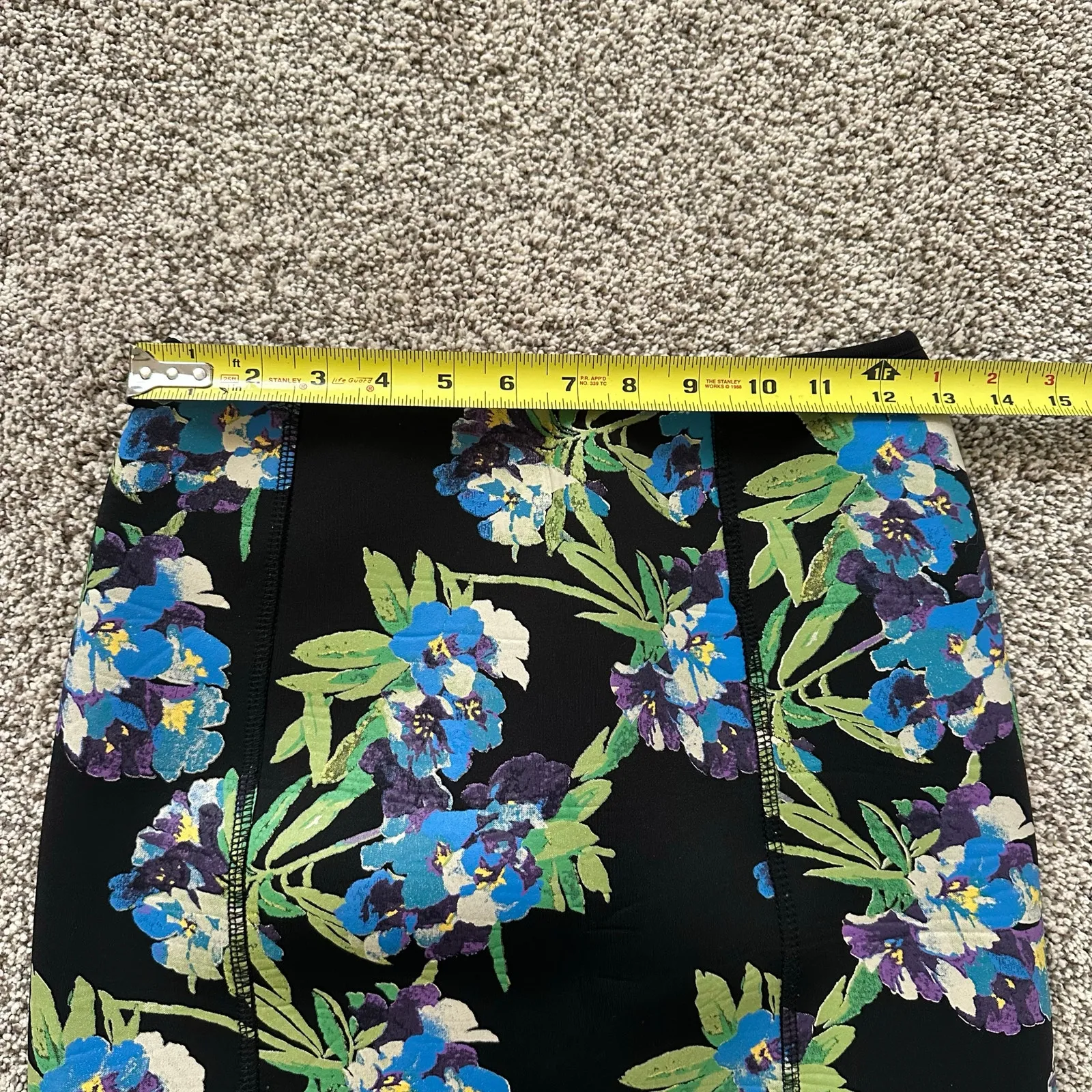 Elizabeth & James black, green & blue floral scuba mini skirt size XS - Image 7