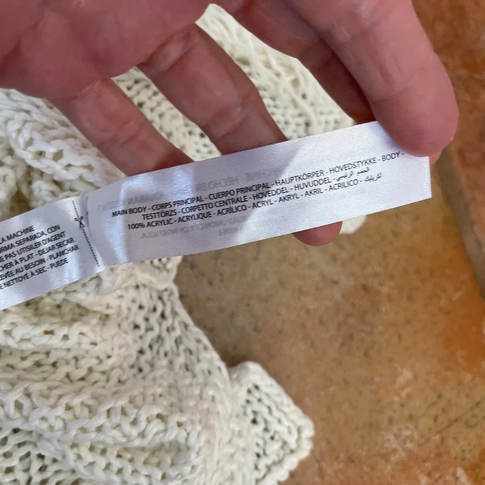 Ariat sleeveless crochet fringed pullover poncho/Top S/M - Image 3