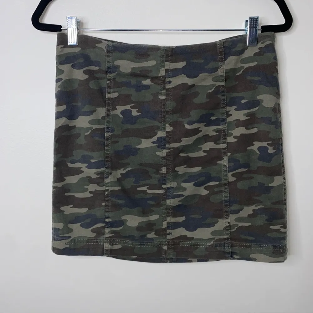 Free People Modern Femme Camo Green Country Cowgirl Denim Mini Skirt Size 8 - Image 2