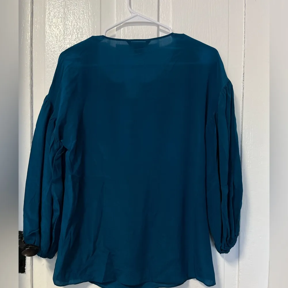 Sundance Silk Dark Teal  Ruffle front blouse size small - Image 2