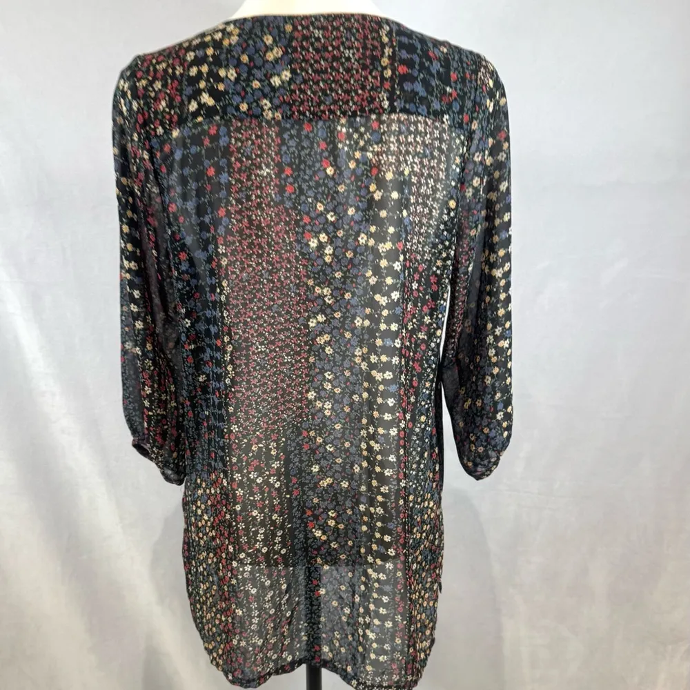 black ditsy floral top size small - Image 4