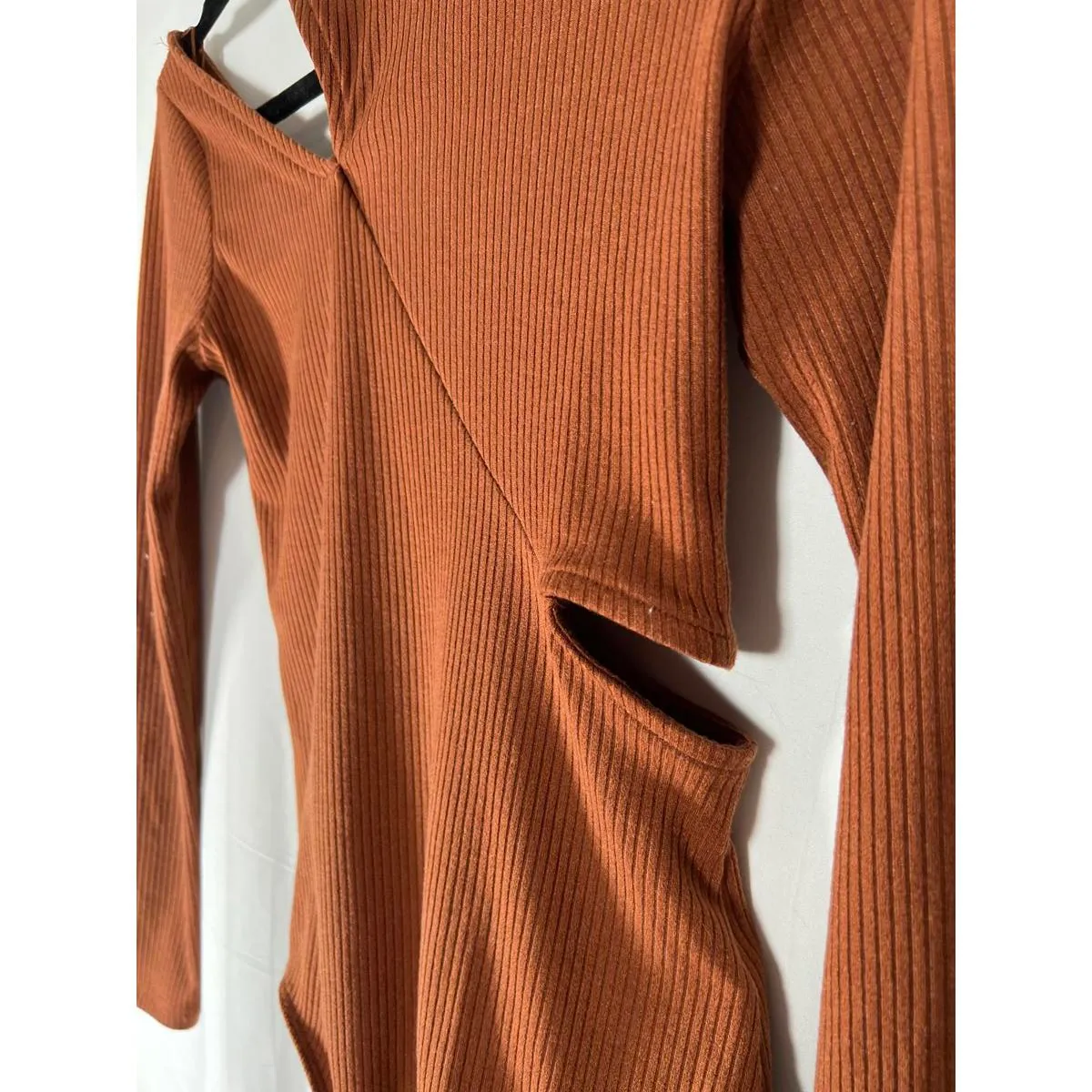 ASTR The Label Rust Cut Out Mock Neck Ribbed Bodysuit Size Small - Image 6