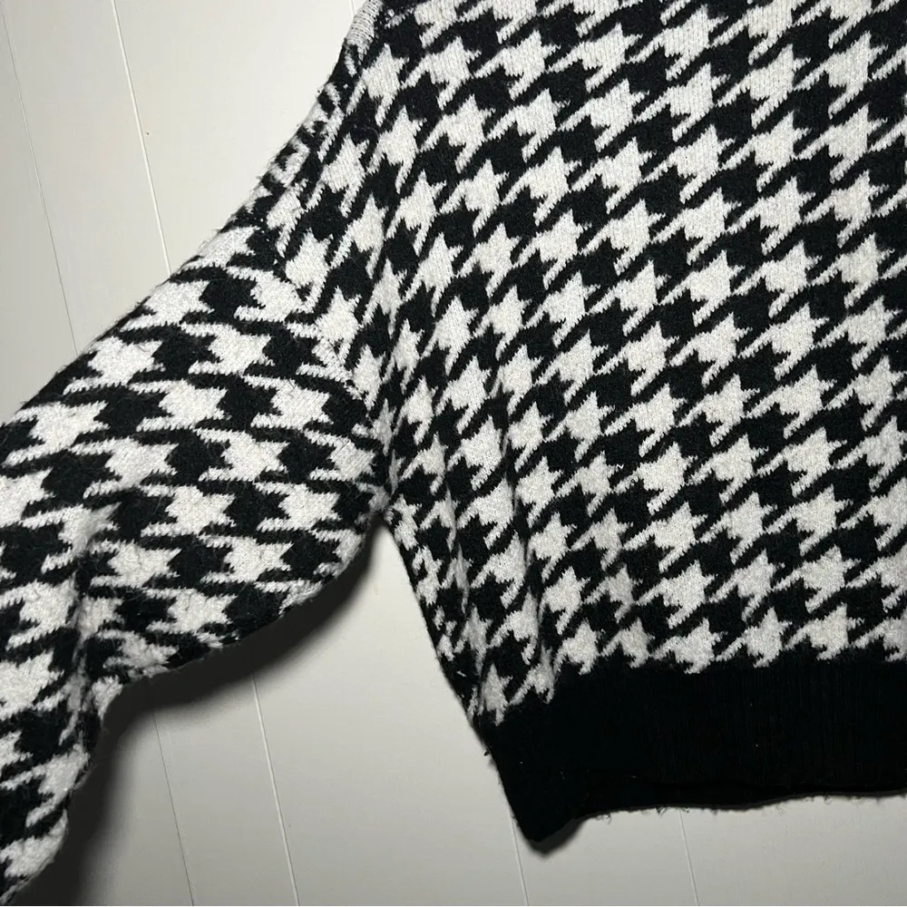 H&M Wool Blend Houndstooth Pullover Knit Chunky Black & White Sweater Size S - Image 5