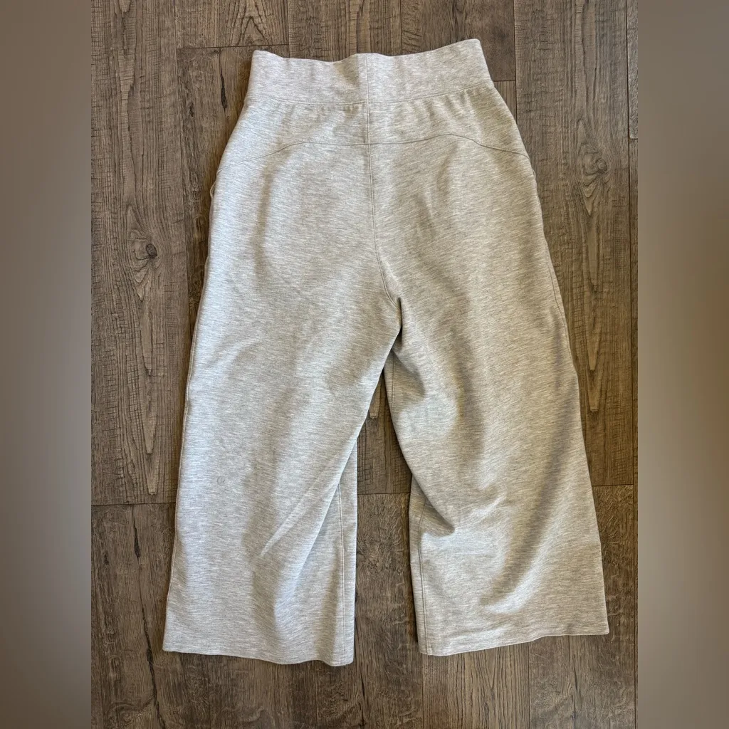 Lululemon Can You Feel The Pleat Crop *21"-Heathered Power Grey- Size 6 - Image 6