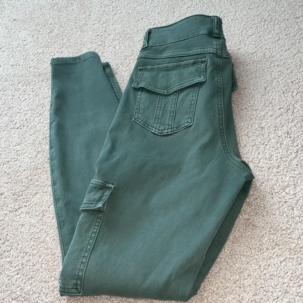 Womens Spanx Stretch Twill Ankle Cargo Green Pants - Image 7