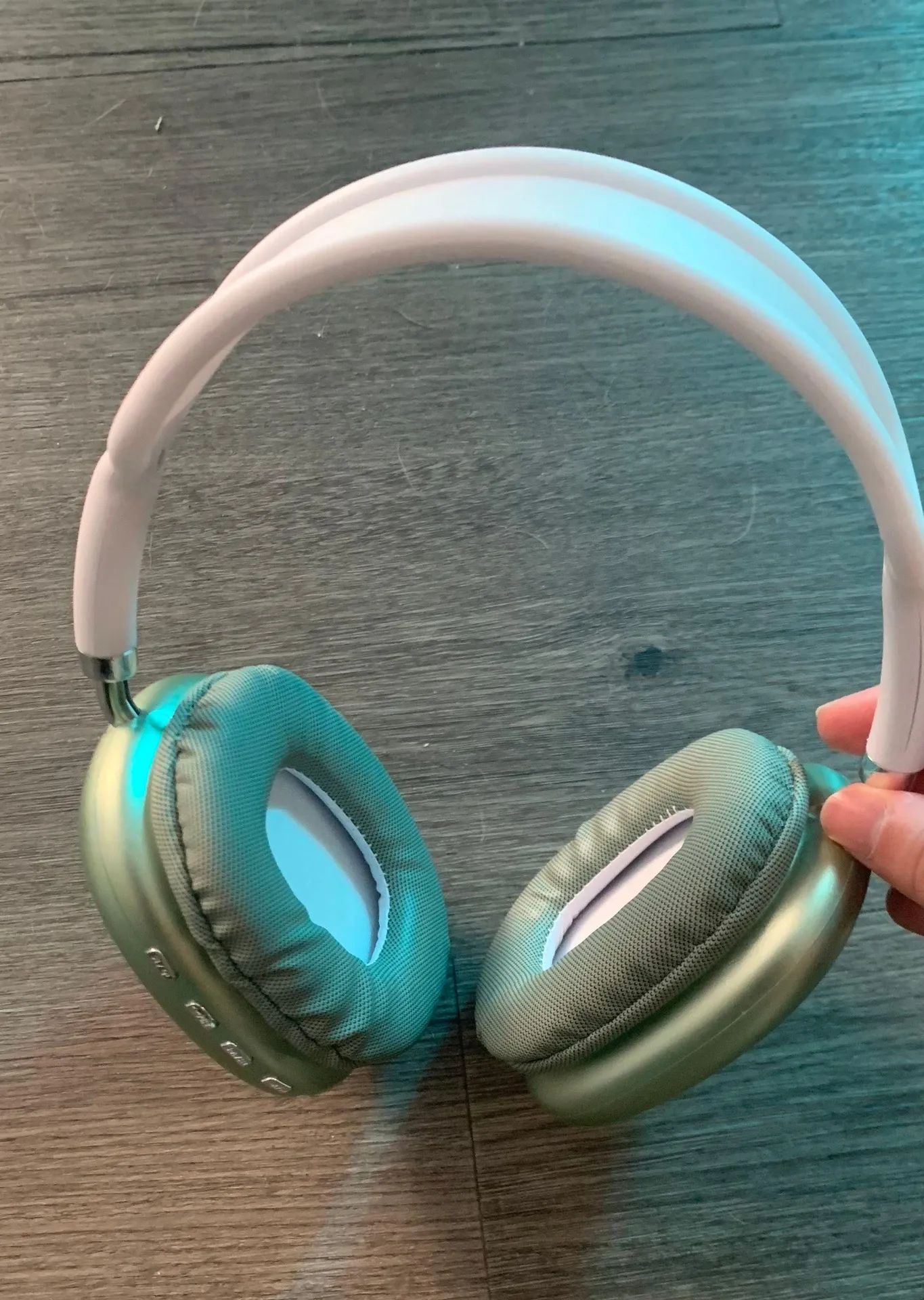 Green Headphones - Image 3