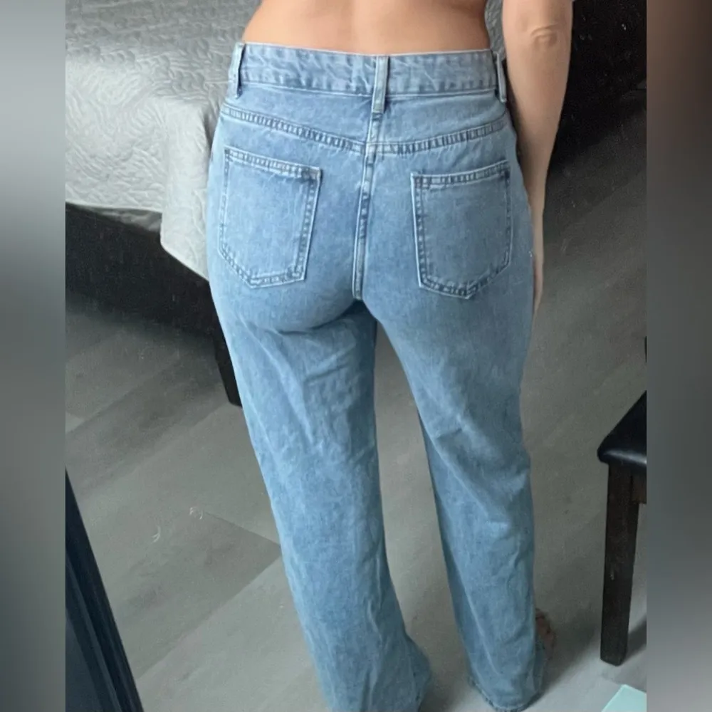 Tiny bow detail jeans, size 5/medium Blue - Image 3