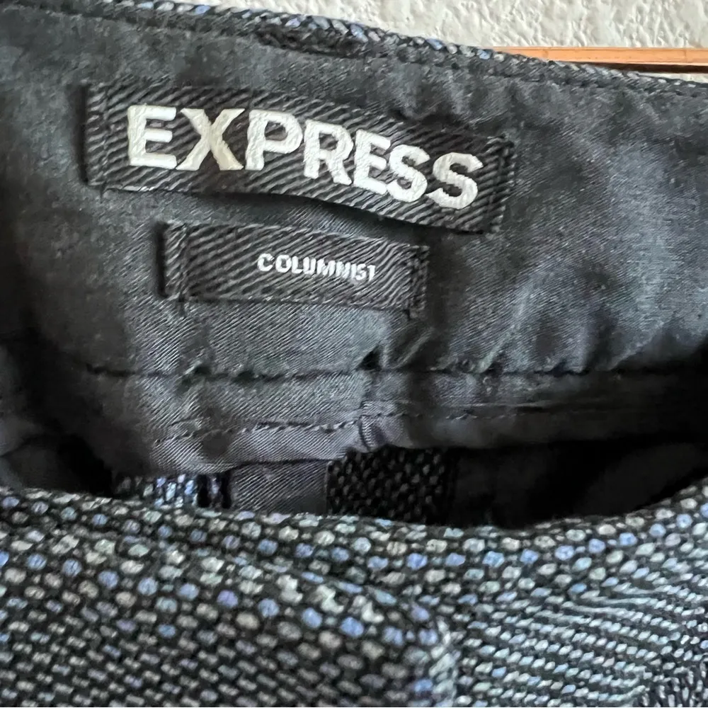 Express Columnist Career Professional work Pants Light Textured Dot Print 6R - Image 3