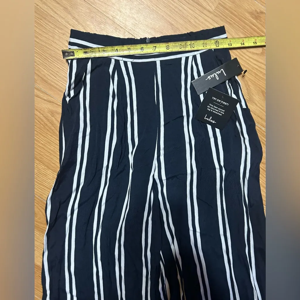 NWT Lulus ladies SMALL coastal Striped Navy and White Wide - Image 8