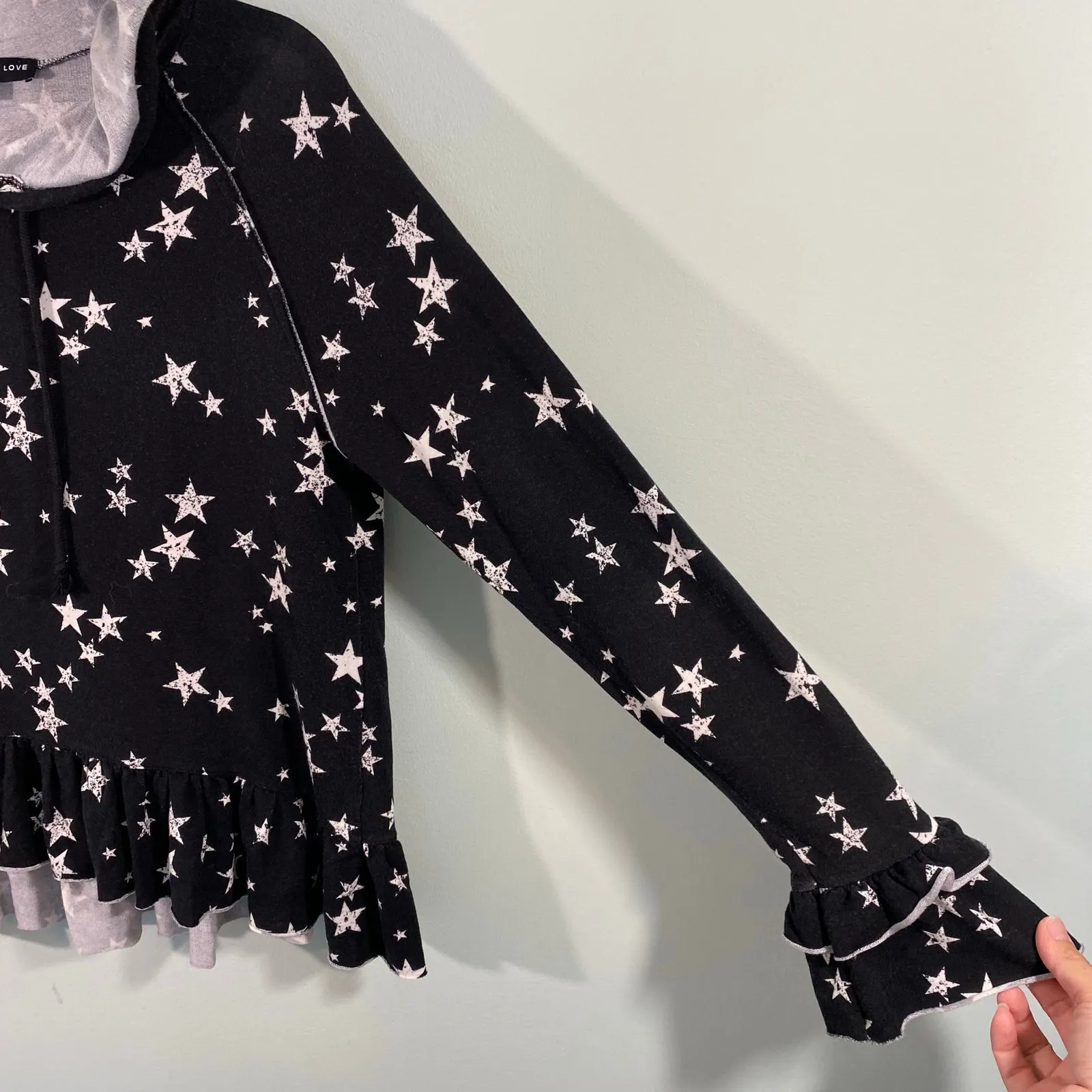 Generation Love Women Black Star Print Ruffles Pullover Hoodie Size S - Image 5