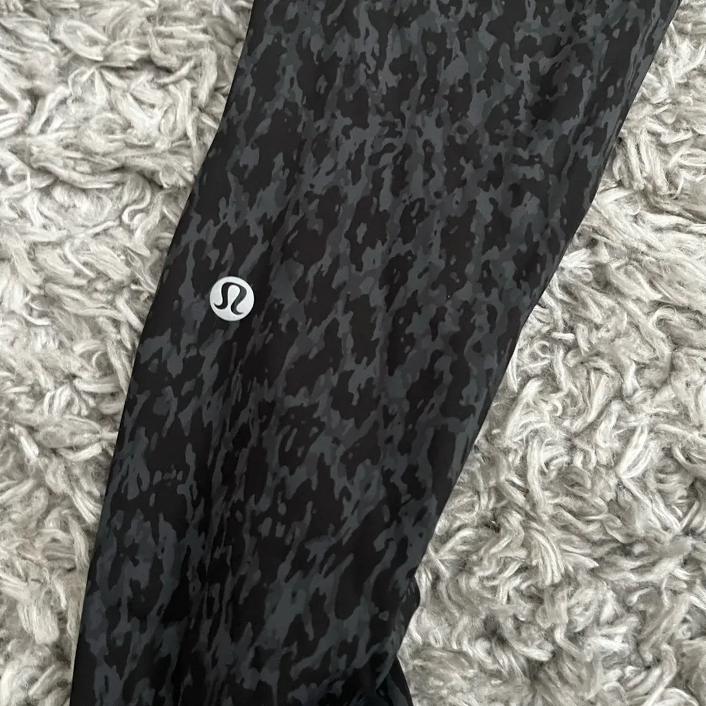 Lululemon base pace 25" formation camo leggings size 6 - Image 5