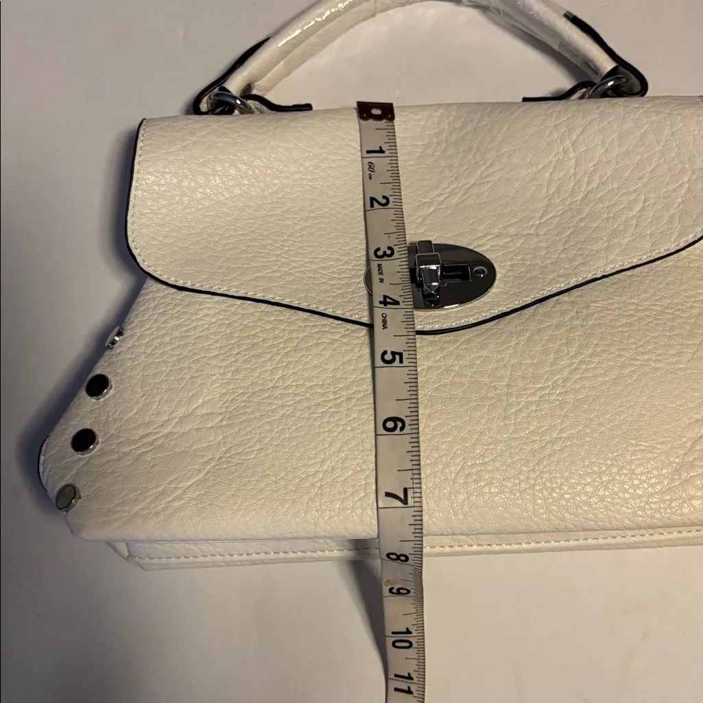 JAIME BRAND FROM THE UK.. NEW WHITE FAUX LEATHER HANDBAG SILVER ACCENTS/STUDS - Image 14