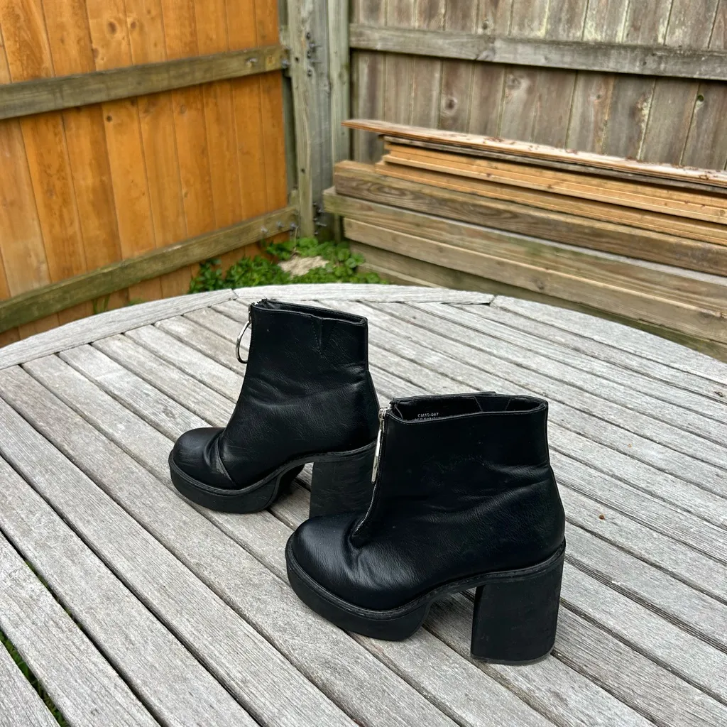 Dolls Kill current‎ mood black platform boots franky size 7 - Image 3