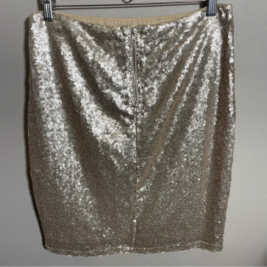 Lulus rose gold sequin skirt size XL - Image 3