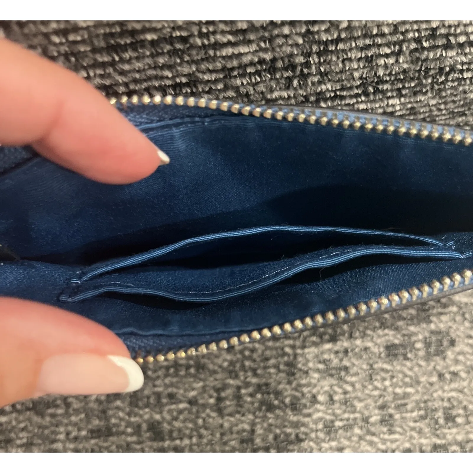 Authentic COACH Corner Zip Crossgrain Leather Wristlet Wallet Purse Blue F58032‎ - Image 8