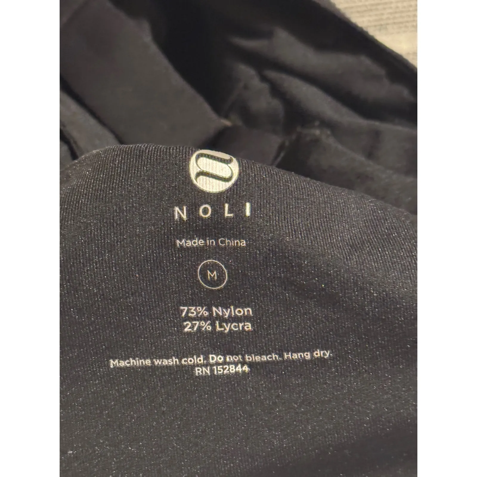 NOLI Black Sports Bra Tank Top Square Neck Adjustable Straps Medium - Image 4