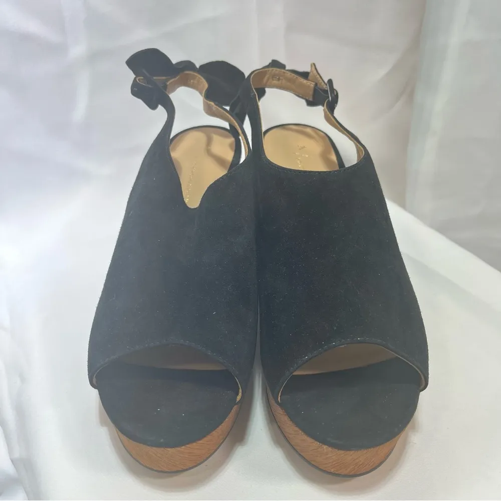 Anthropologie Women’s Black Suede Wedge Sandal Size 10 Bows Wood Heel NEW - Image 3