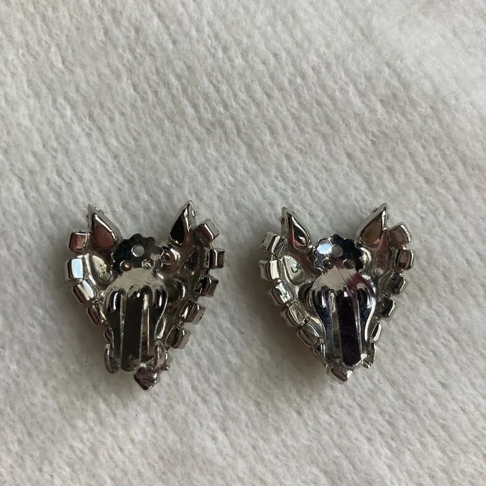 Vintage Rhinestone Silver Heart V Clip Earrings - Image 2
