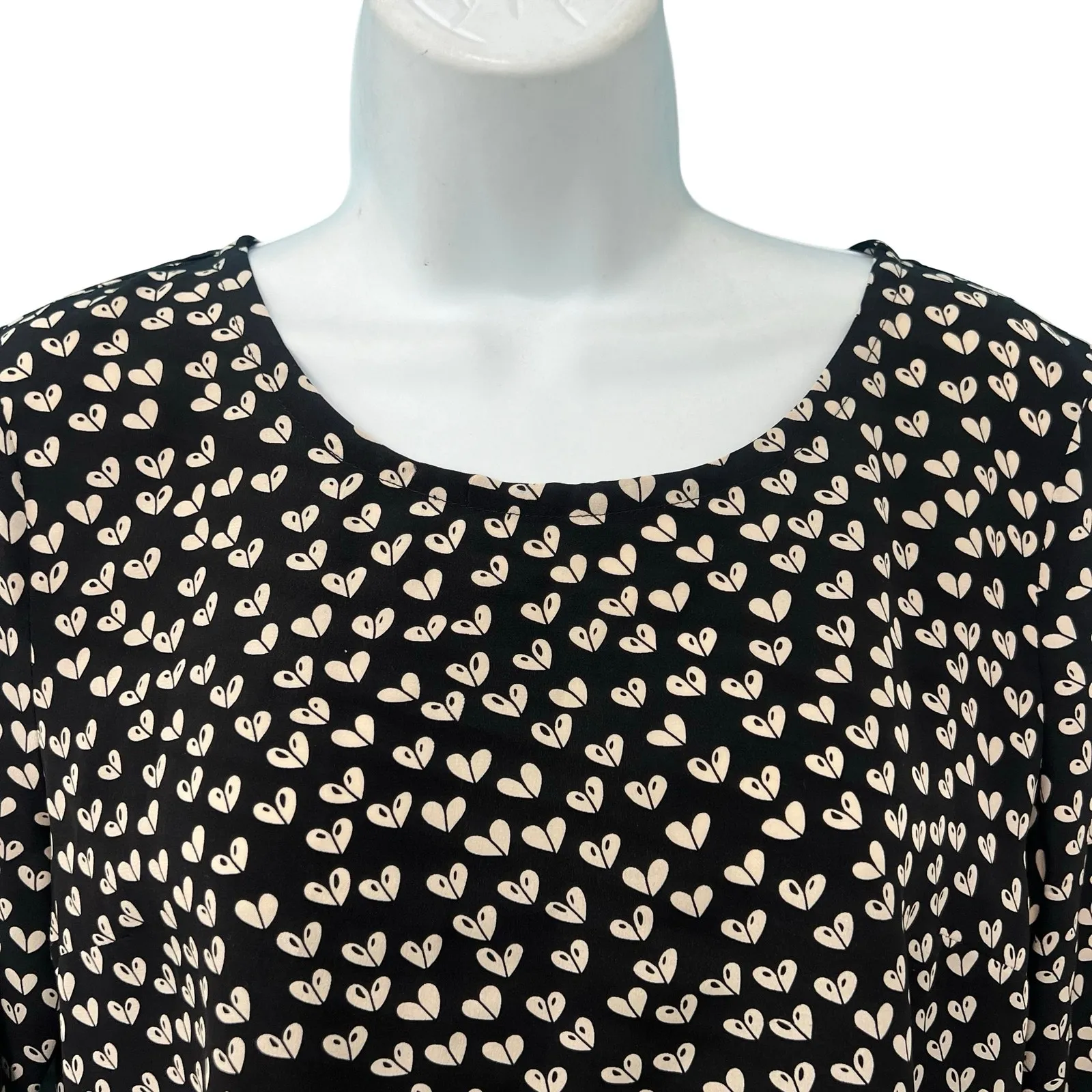 Maeve Anthropologie Heart Black White Half Sleeve Back Zip 100% Silk Blouse sz S - Image 14