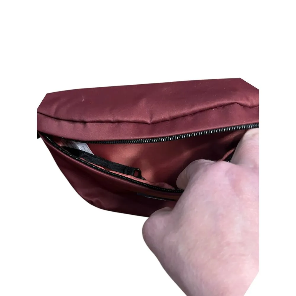 Hedgren HALO Belt Bag Fanny Pack in vineyard wine Red - Image 4