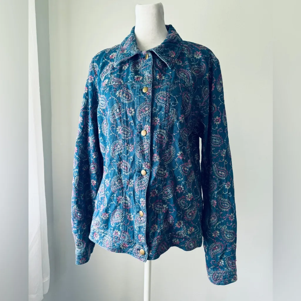 Vintage ‘90s Leslie Fay Embroidered Paisley Print Long Sleeve Button Down Shirt - Image 2