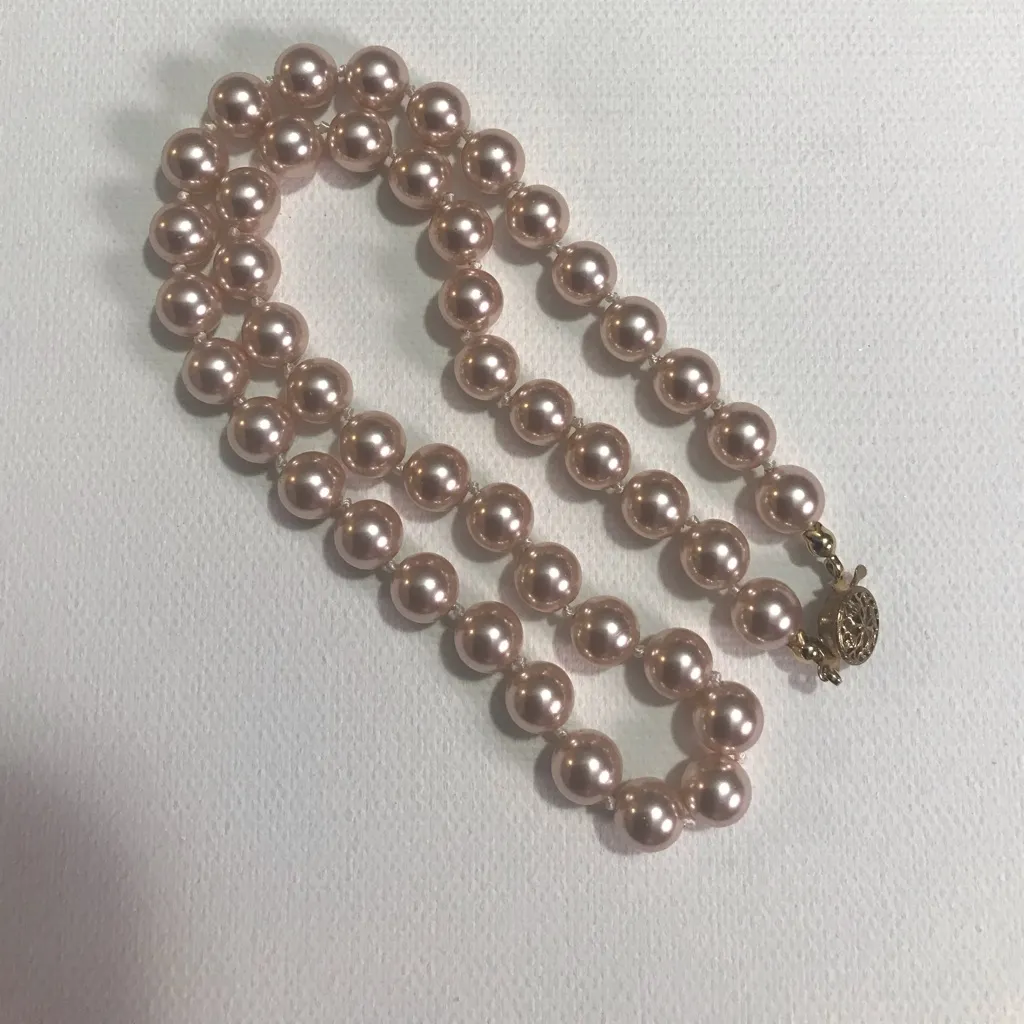 Vintage Soft Pink Glass Knotted Pearls Necklace Gold Tone Clasp 17 inches - Image 5