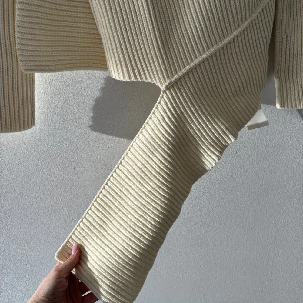 St. John  Ivory Escargot Knit Sweater S - Image 8