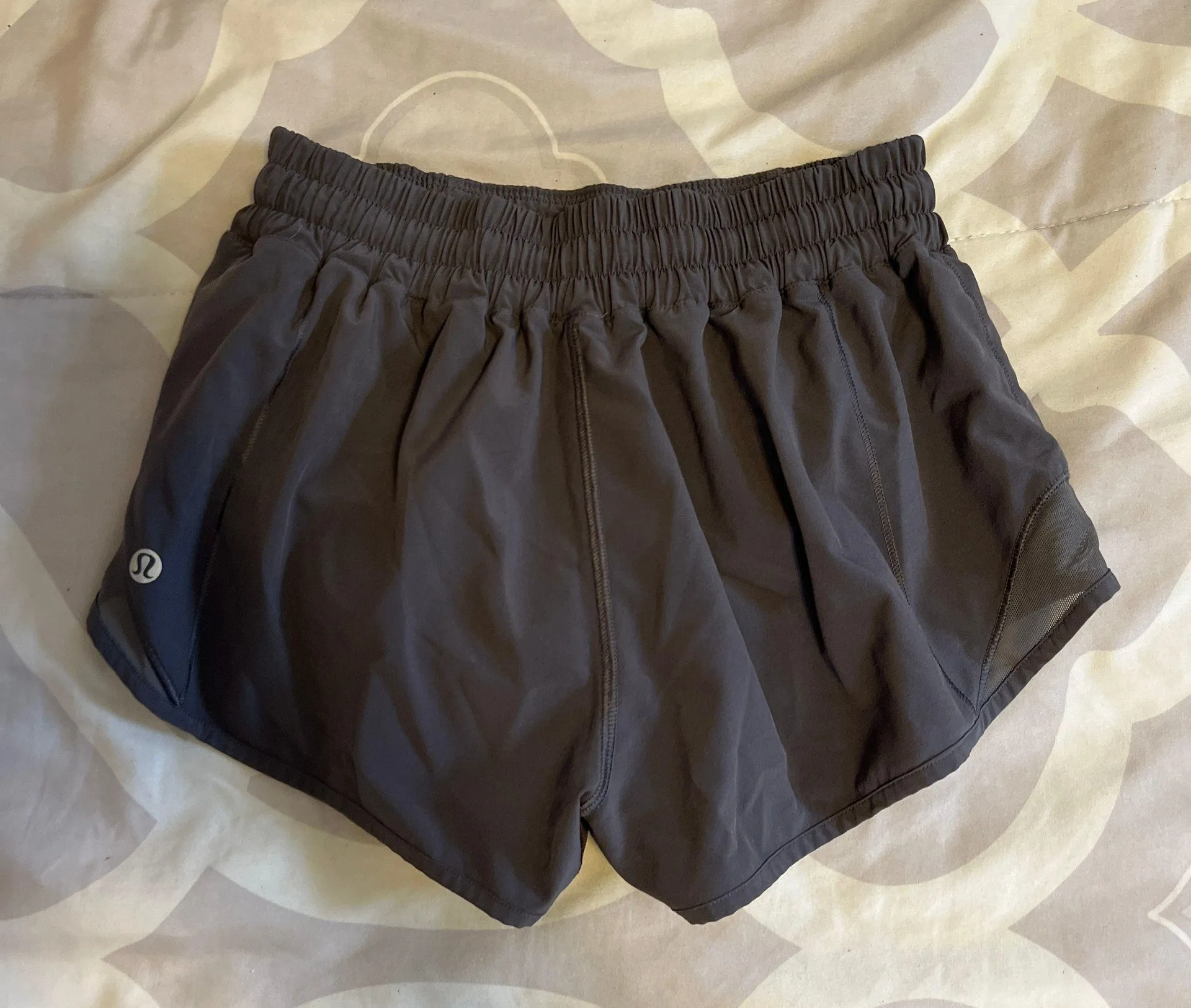 Lululemon Hotty Hot Short 2.5” - Image 2