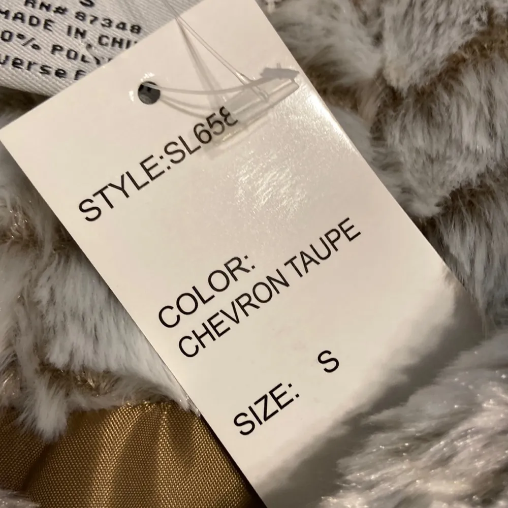 Sabrina Lauren New York Fluffy Vest size S brand new with tag see all photos - Image 16