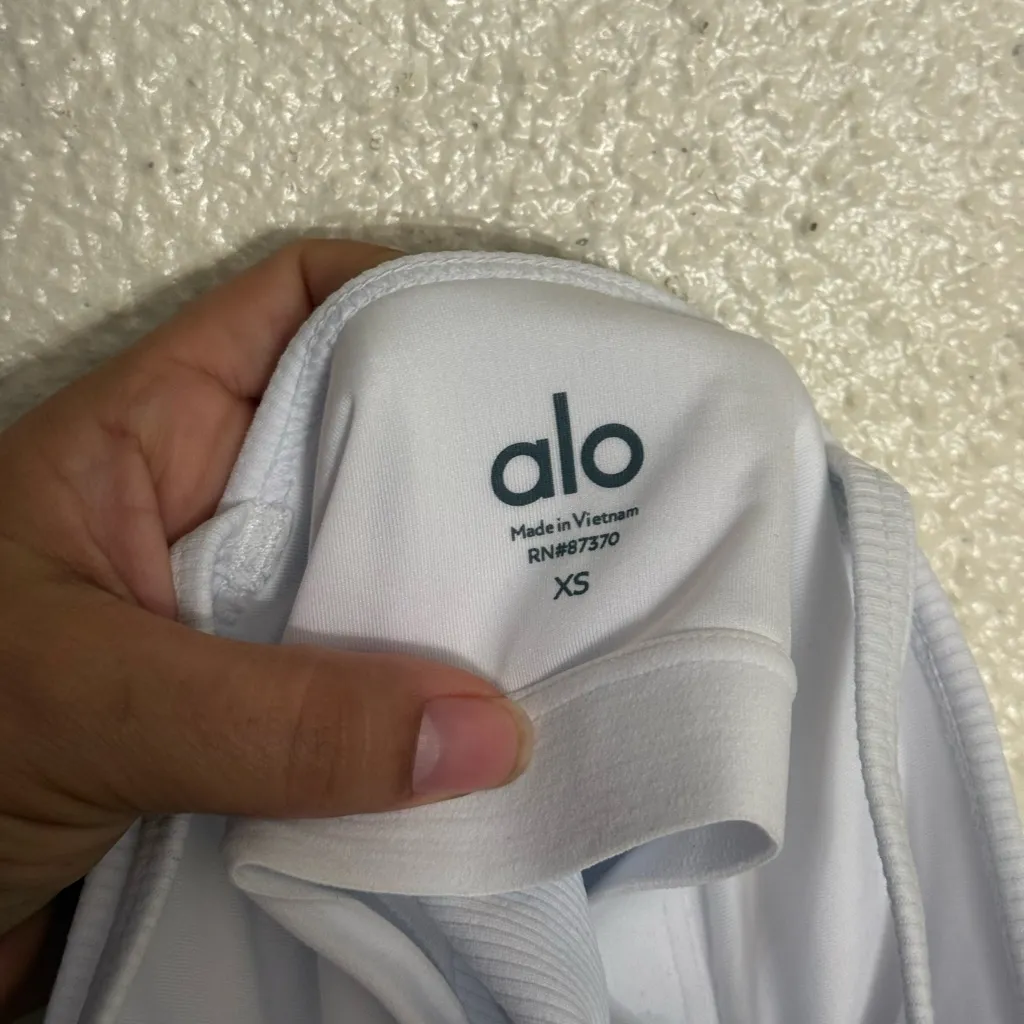 Alo Yoga Goddess Ribbed Cross Crop Top / sports bra size XS white color - Image 10