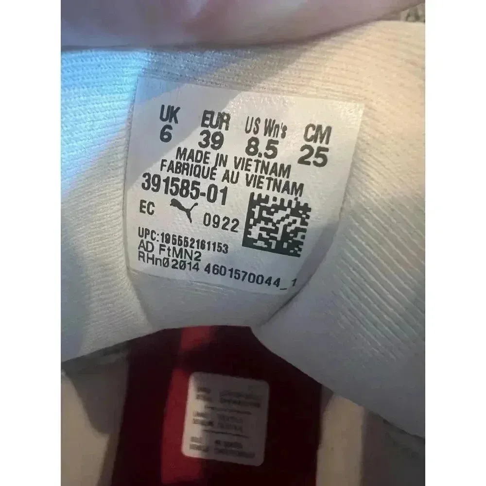 PUMA  RS CURVES women’s 8.5 - Image 9