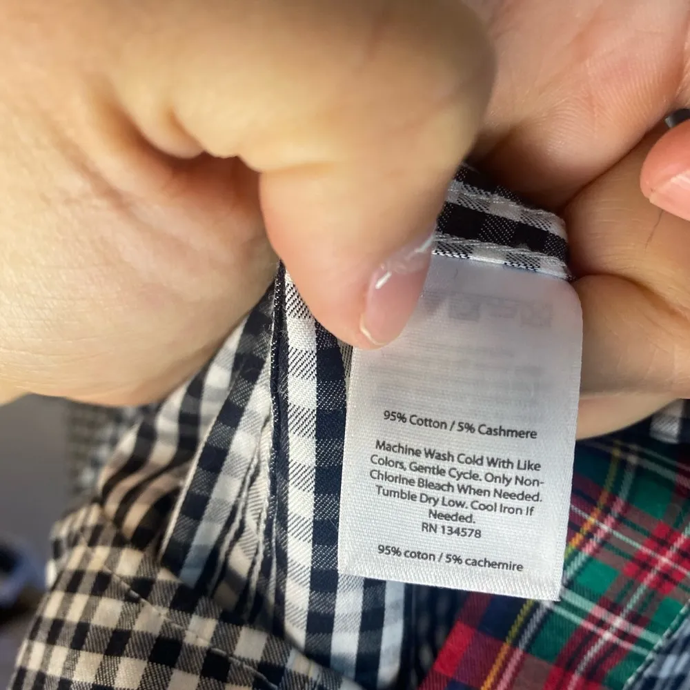 Vineyard vines classic plaid button down blouse size 8 - Image 3