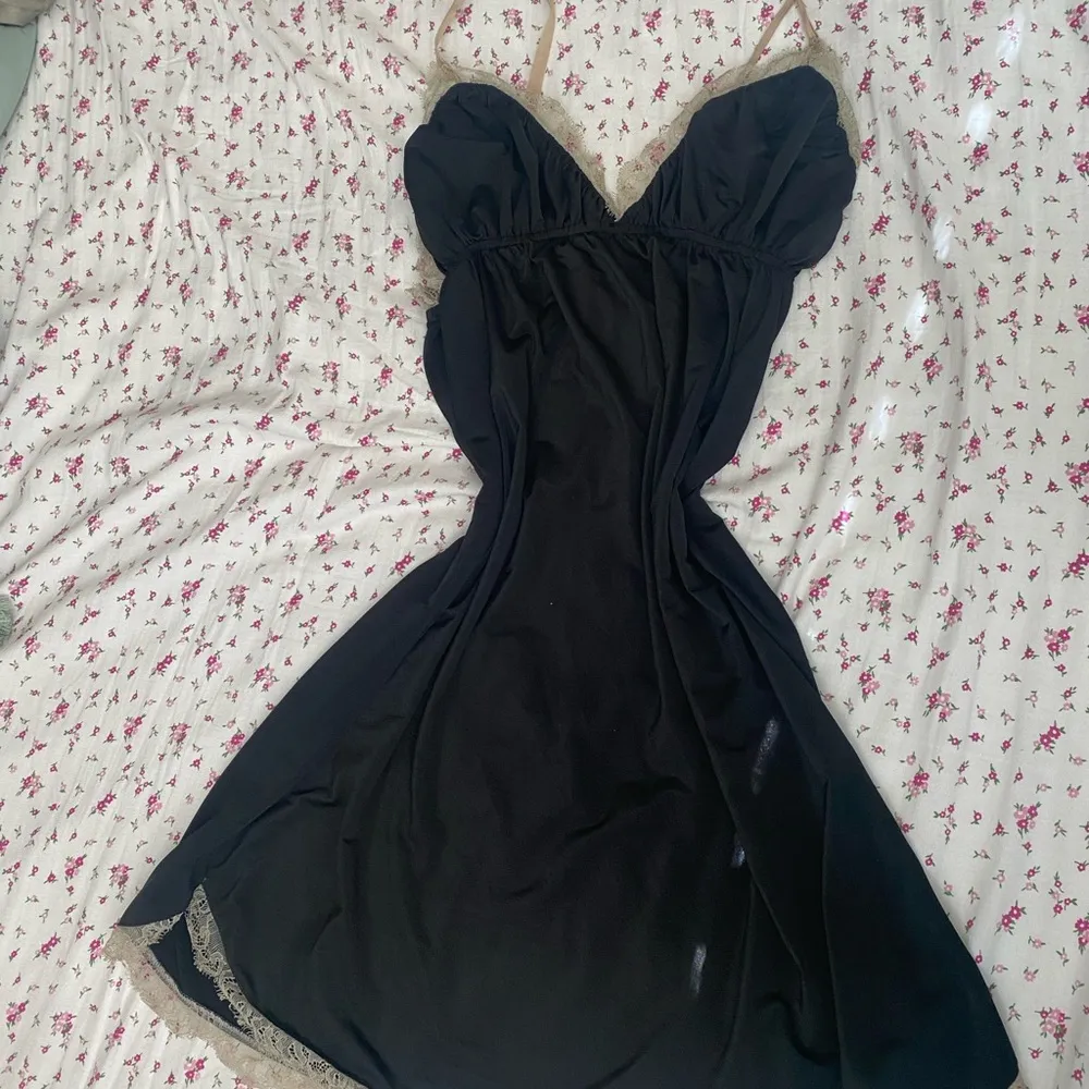 Vera Wang  slip - Image 5